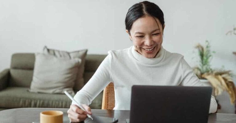 10 Benefits of Working From Home (Tips For Remote Work)